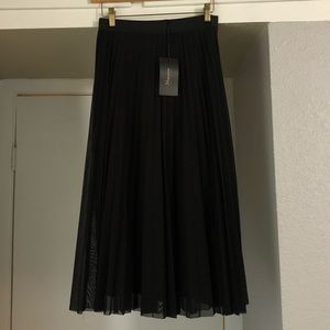 MIDI PLEATED SKIRT